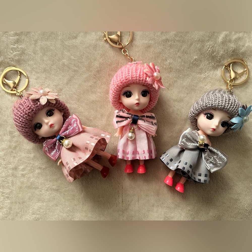 Little Korean girl doll w hat keychain